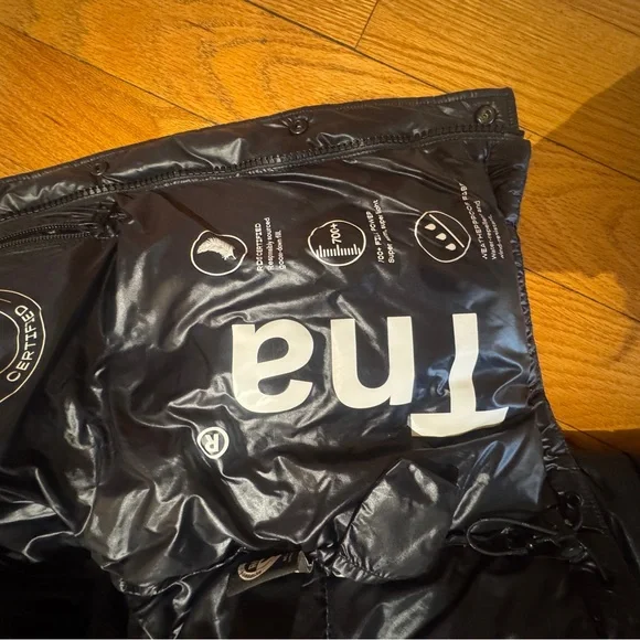 Aritzia Black Puffer Jacket - Picture 3 of 4